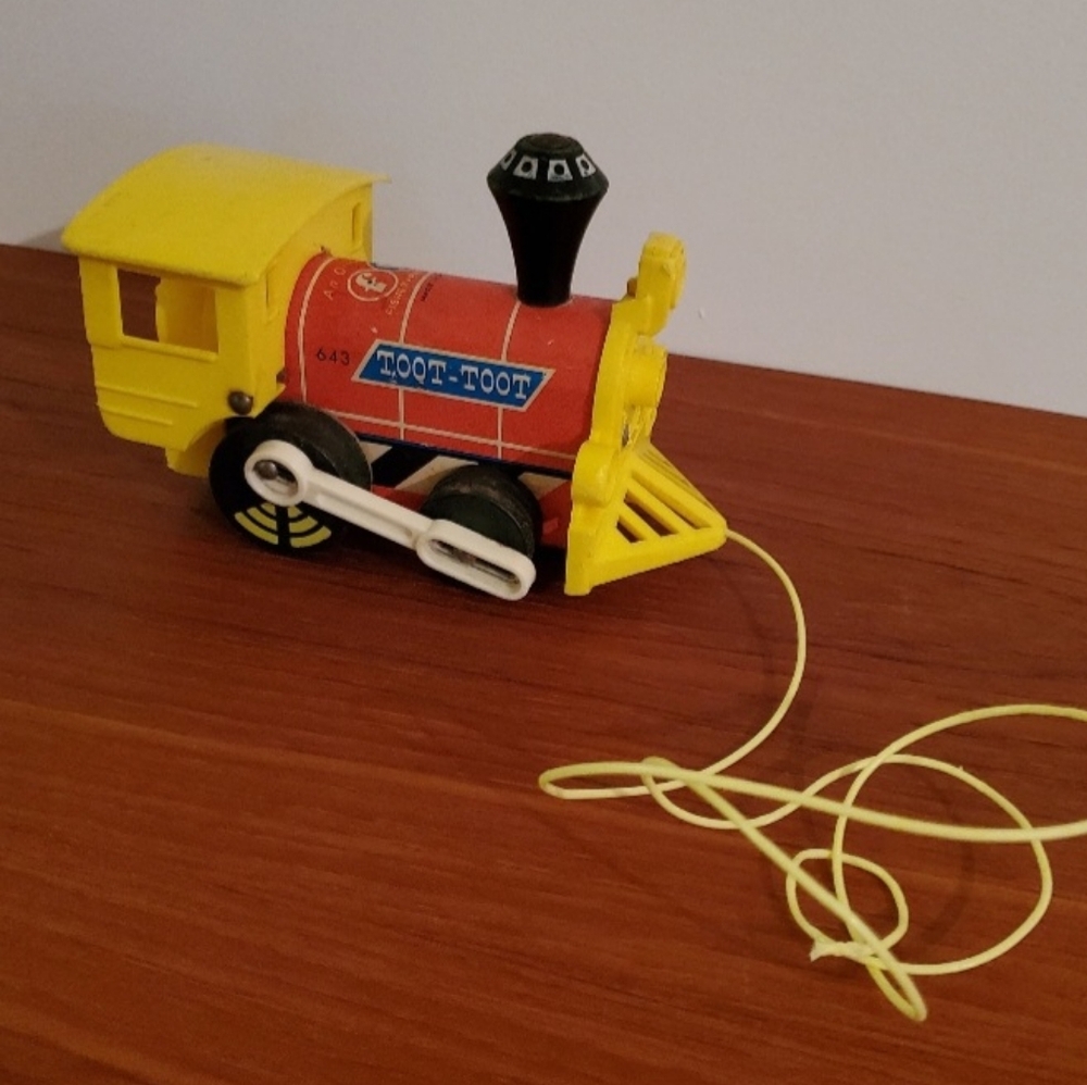 Vintage 1965 Fisher Price/toot-toot train/Wooden pull Toy/mid century toy/#643 - Picture 2 of 8